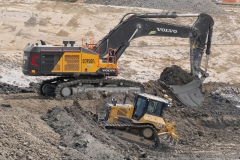 Top 10 Biggest Excavator in the World: Engineering Marvels That Move Mountains