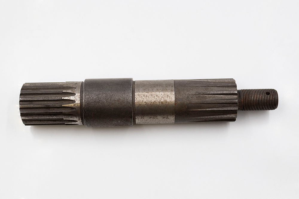 brush cutter gearbox output shaft for 75hp (fits 203900) 15 spline