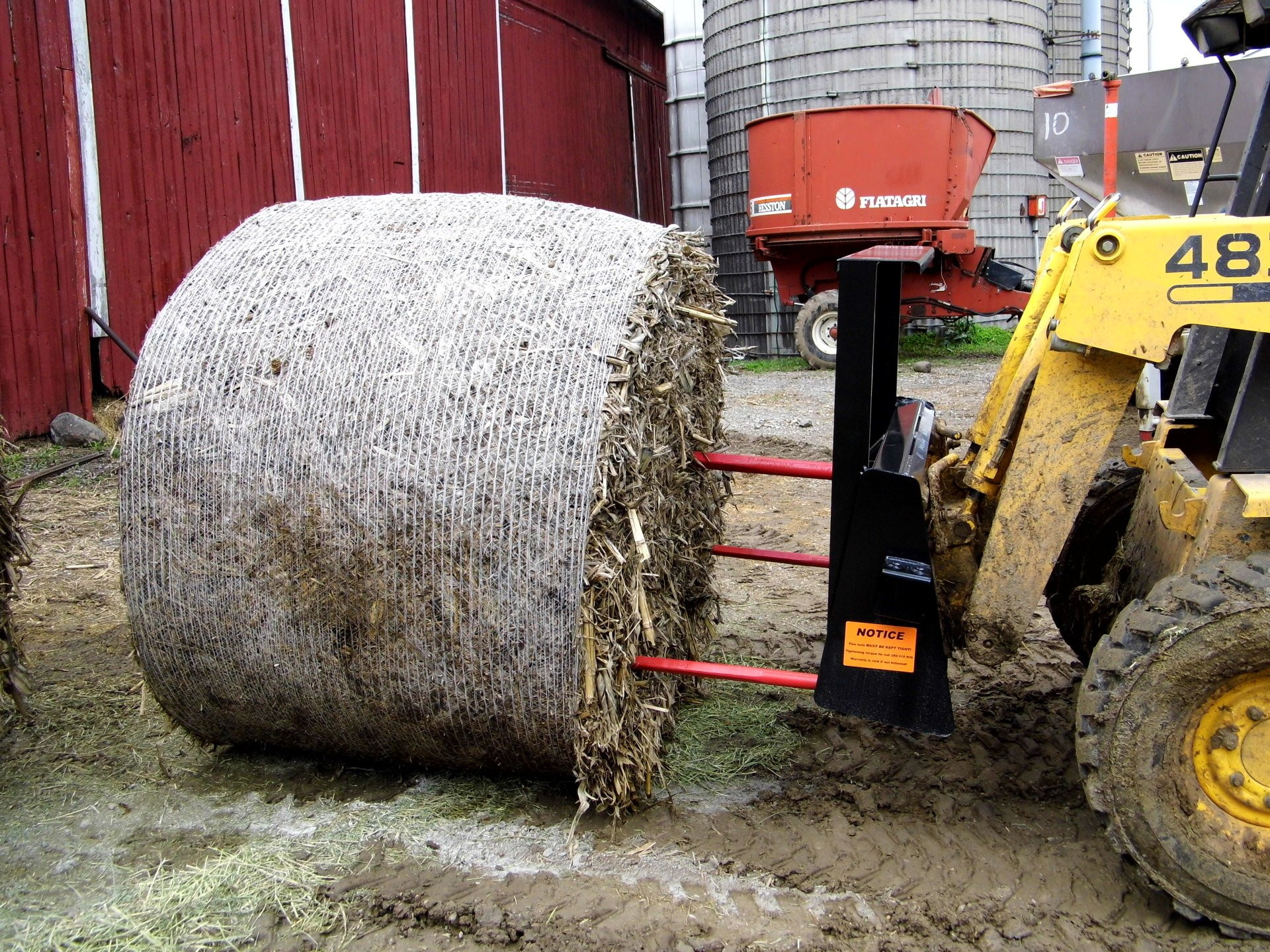 bale spear for round hay bales | berlon
