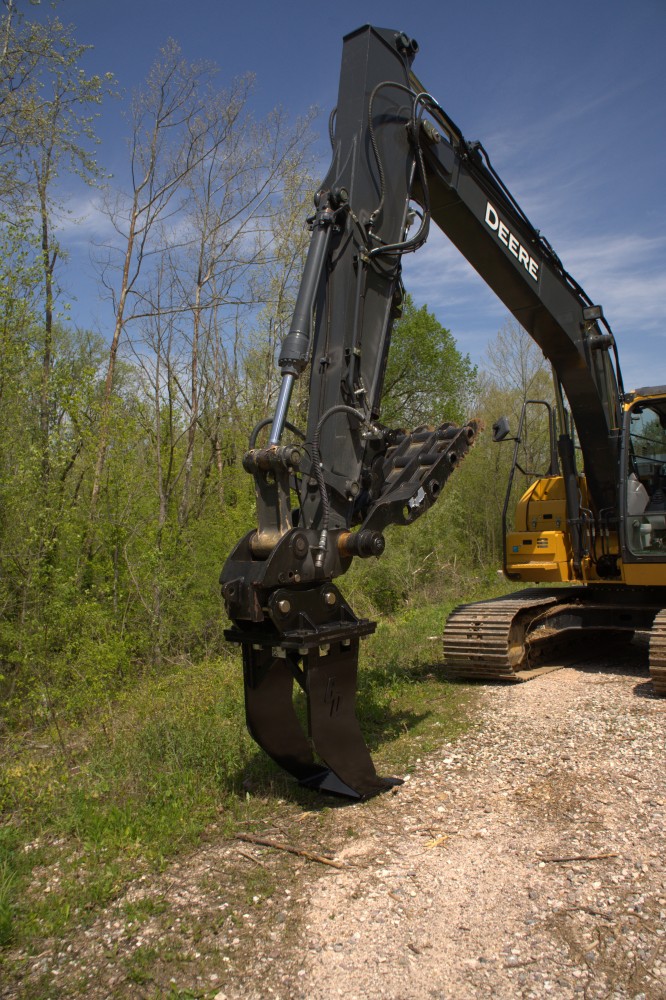 large excavator tree grubber | blue diamond